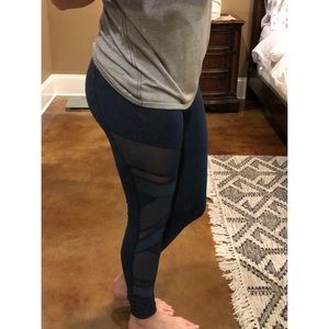 Lululemon Just Breathe Alberta Lake RARE size 8